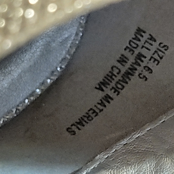 Silver heels - Picture 2 of 2